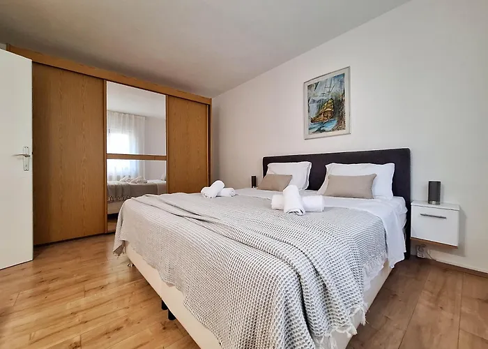 House Gracia Nyaraló Dramalj