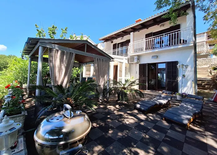 House Gracia Nyaraló Dramalj