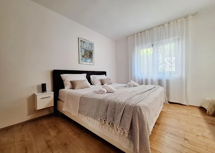 House Gracia Nyaraló *