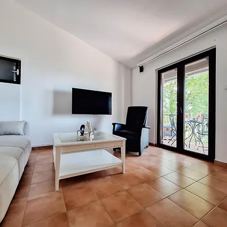 House Gracia Nyaraló Dramalj